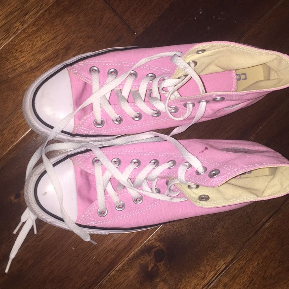 pink converse